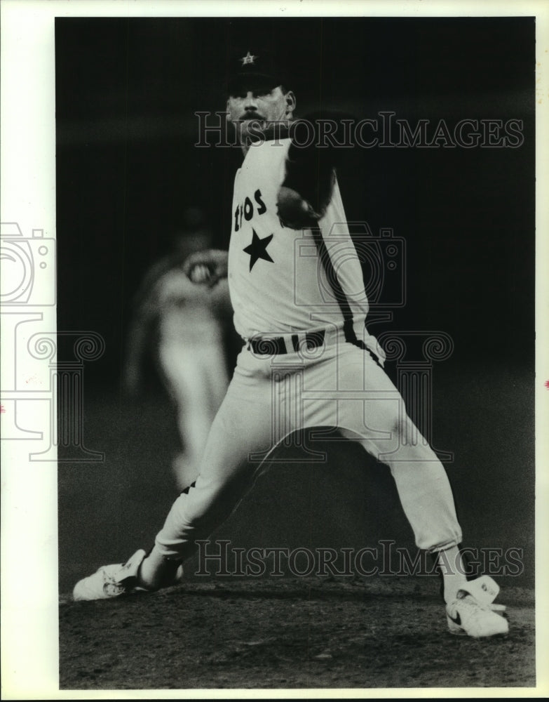 1989 Press Photo Houston Astros' pitcher Jim Clancy fires pitch against Atlanta - Historic Images