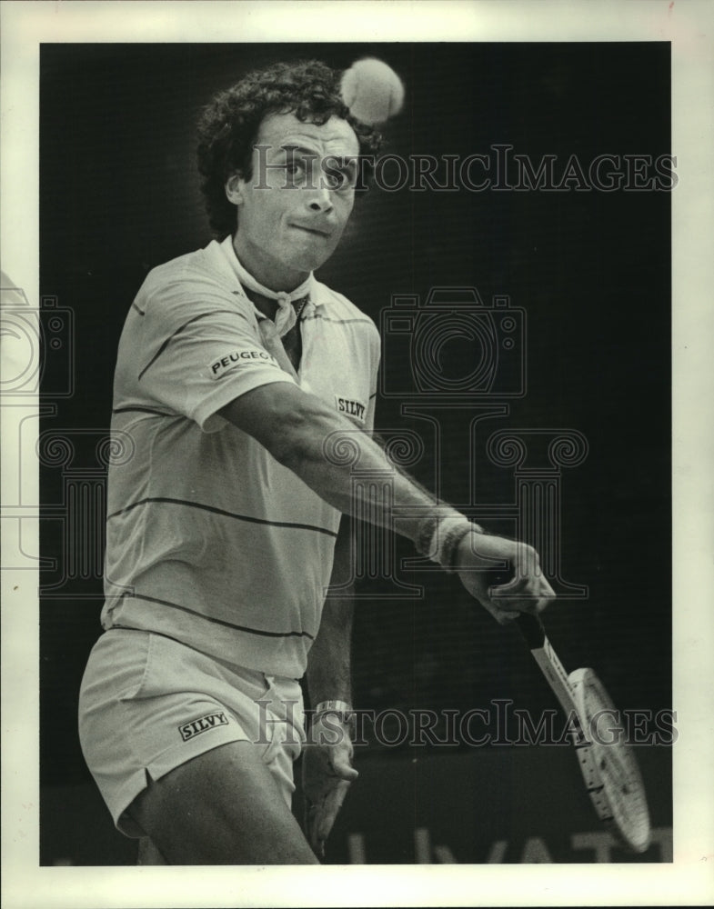 1982 Press Photo Professional tennis player Jose-Louis Clerc of Argentina.- Historic Images