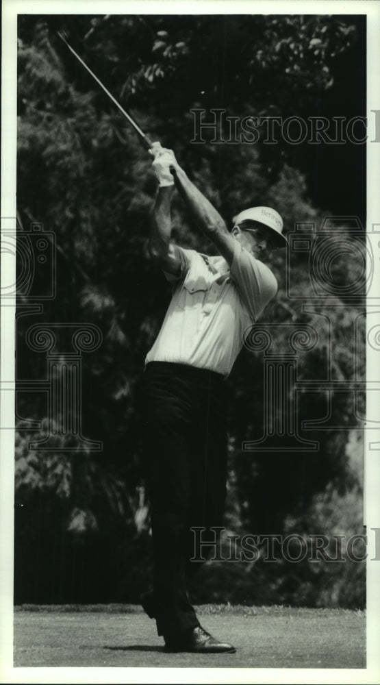 1968 Press Photo Golfer Bob Charles tees off on #16 in Sanders Tournament.- Historic Images