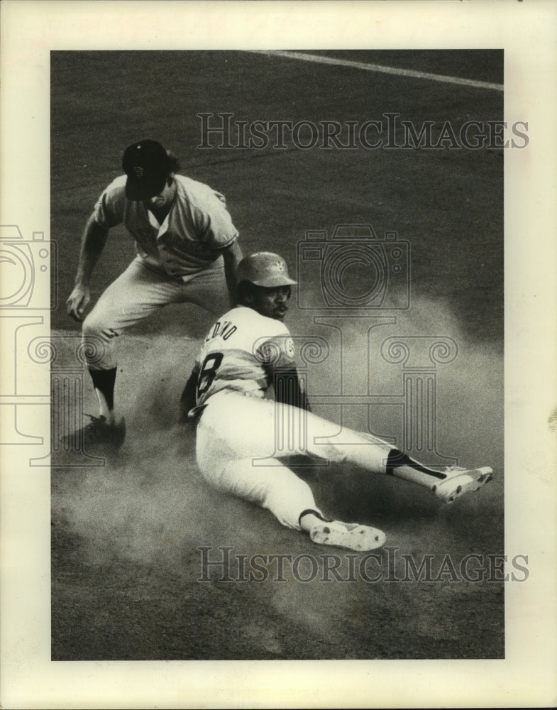 Press Photo Houston Astros&#39; baseball player Cesar Cedeno slides into second base-Historic Images