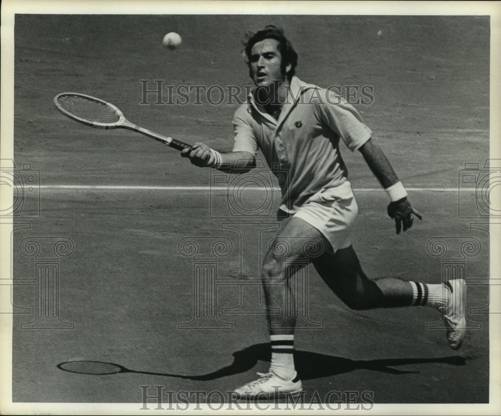 1974 Press Photo Professional tennis player Eddie Dibbs of Miami, FL. - Historic Images