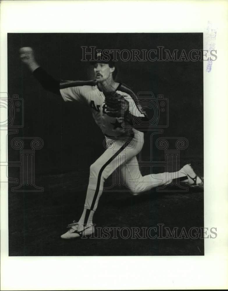 1990 Press Photo Astros&#39; pitcher Danny Darwin in action - hcs04128- Historic Images