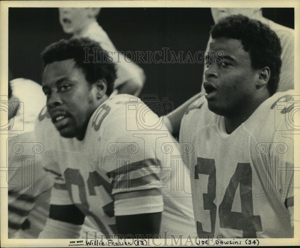 1971 Press Photo Houston Oilers&#39; Willie Frazier and Joe Dawkins - hcs04320 - Historic Images