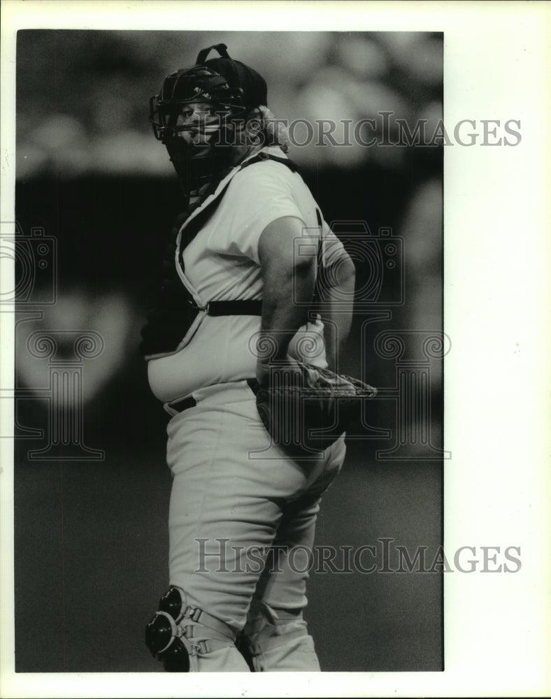 1990 Press Photo &#39;65 Houston Astros&#39; catcher Johnny Edwards still fits uniform- Historic Images