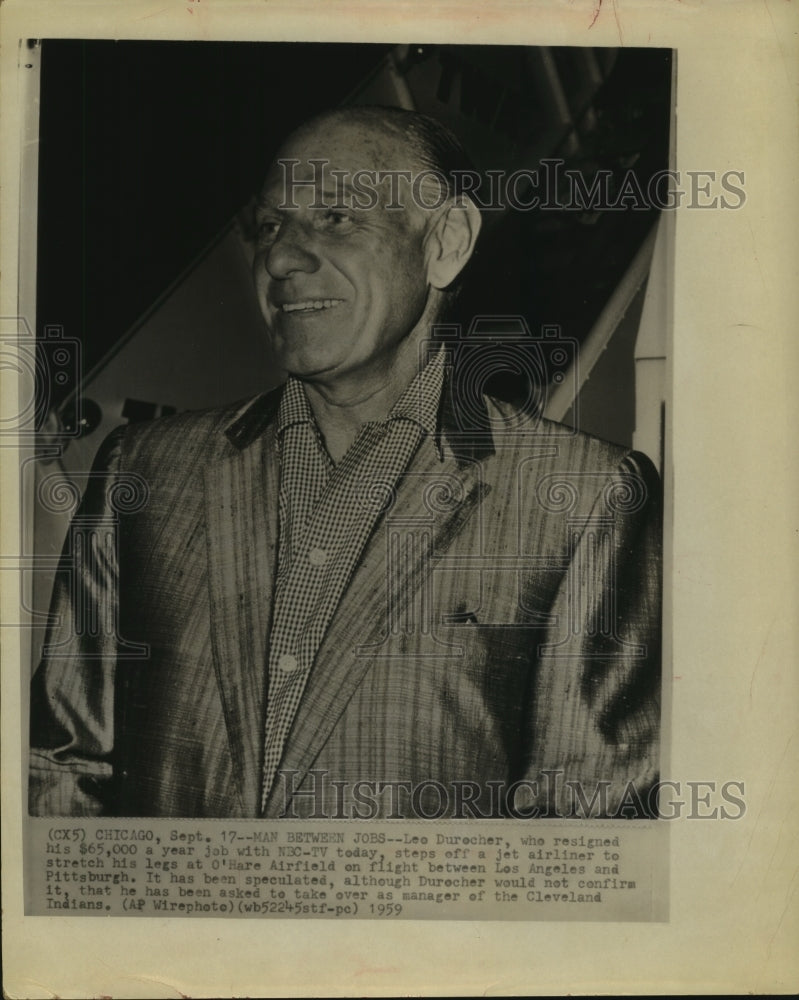 1959 Press Photo Leo Durocher steps off plane in Chicago - hcs04583 ...