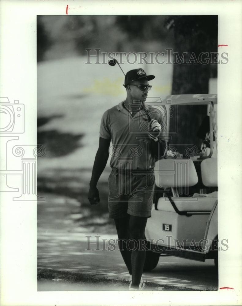 1989 Press Photo New England Patriots Hart Lee Dykes plays golf for charity.- Historic Images