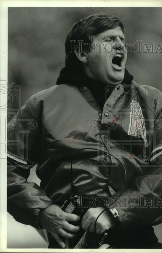 1986 Press Photo Houston Oilers' head coach Jerry Glanville voices displeasure - Historic Images