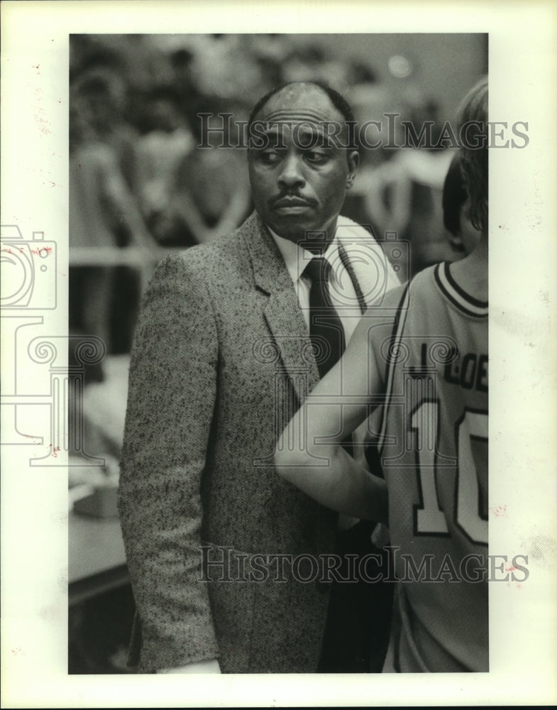 1986 Press Photo Basketball coach James Gamble. - hcs05104 - Historic Images