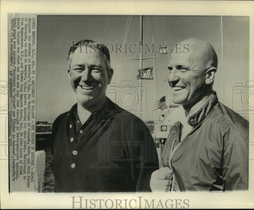 1970 Press Photo America's Cup skippers Bill McCullough and Bill Ficker chat. - Historic Images