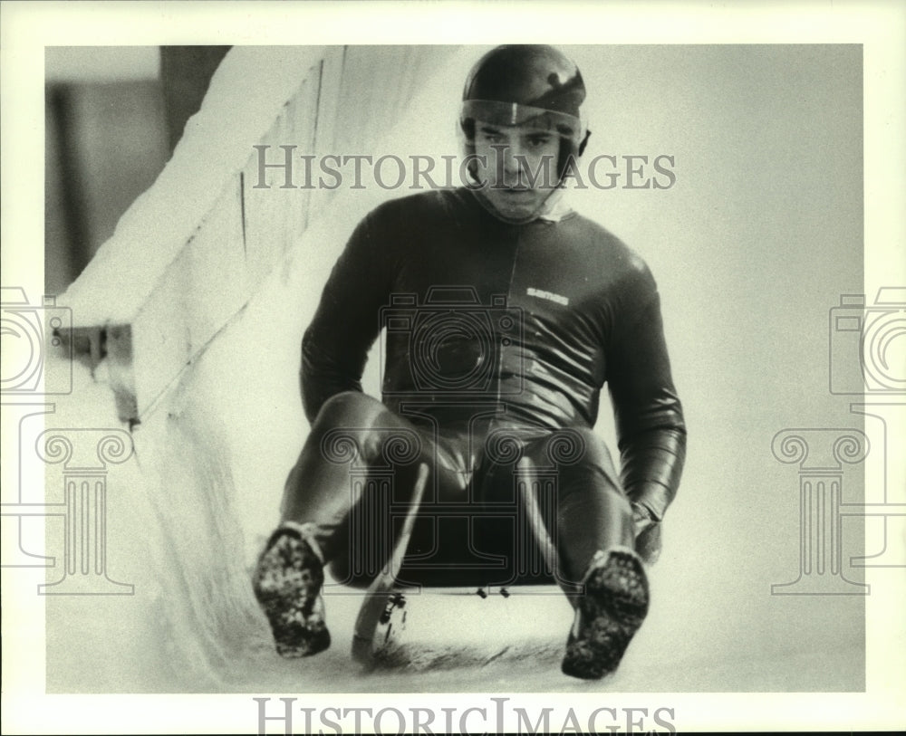 1987 Press Photo Olympic luger Ruben Gonzales completes a run. - hcs05421 - Historic Images