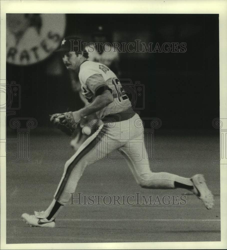 1984 Press Photo Houston Astros baseball player Craig Reynolds in action- Historic Images