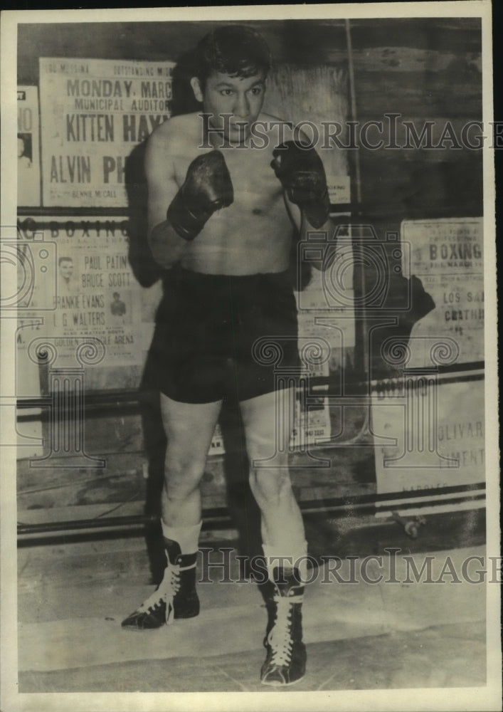 1972 Press Photo Professional boxer Apolonis Salinas of Monterrey, Mexico.- Historic Images