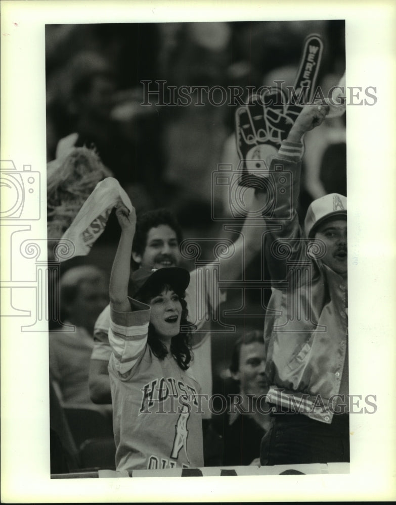 1988 Press Photo Fans cheer during a recent Houston Oilers football game. - Historic Images