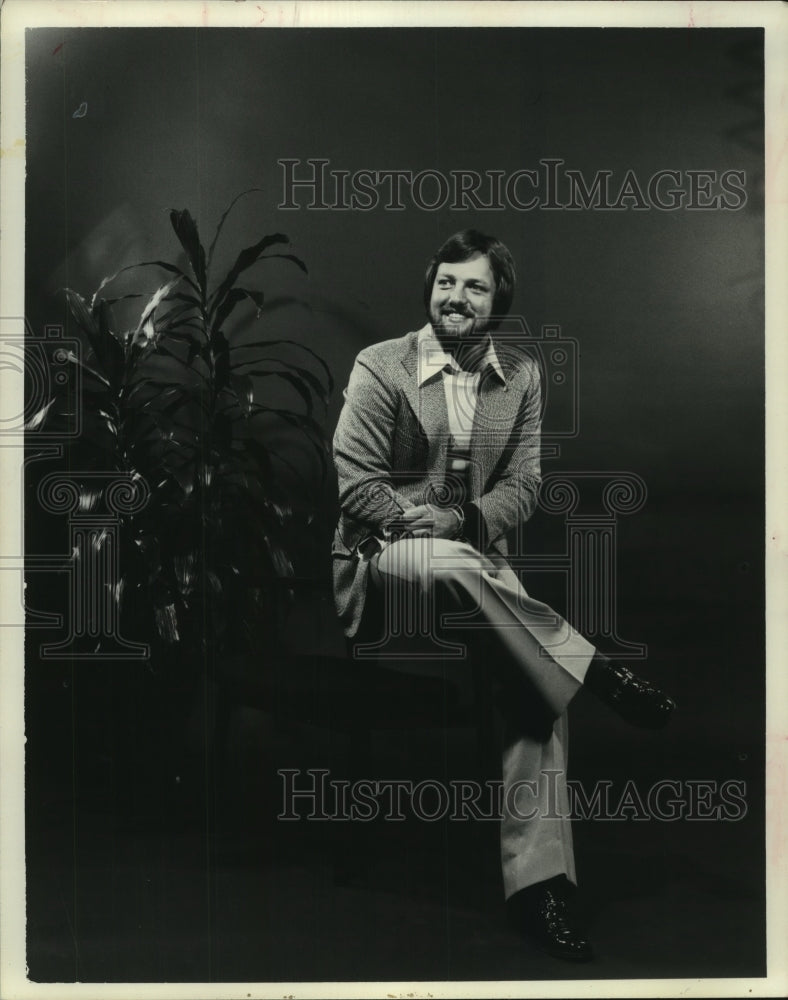 1976 Press Photo Houston Astros&#39; Gregg Gross models clothing line. - hcs06301- Historic Images