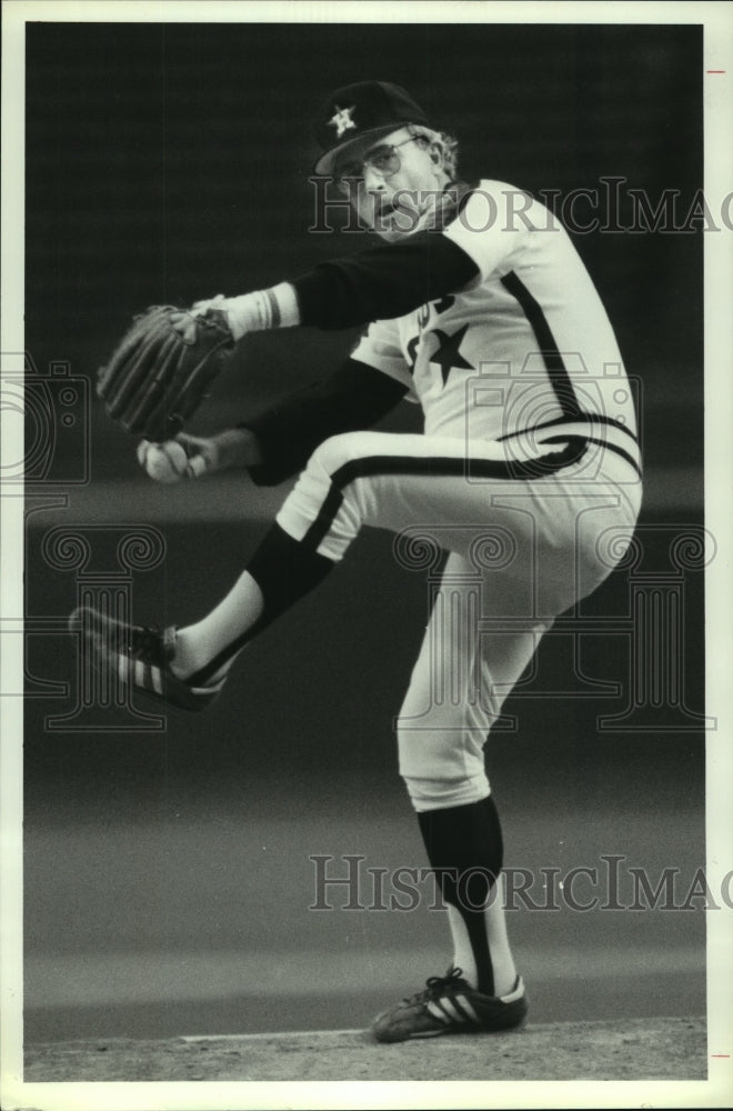 1988 Press Photo A participant of the Houston Astros fantasy weekend.- Historic Images