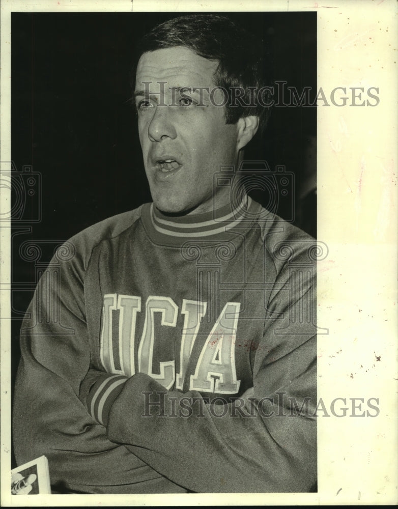 1983 Press Photo University of California-Los Angeles coach Terry Donahue - Historic Images