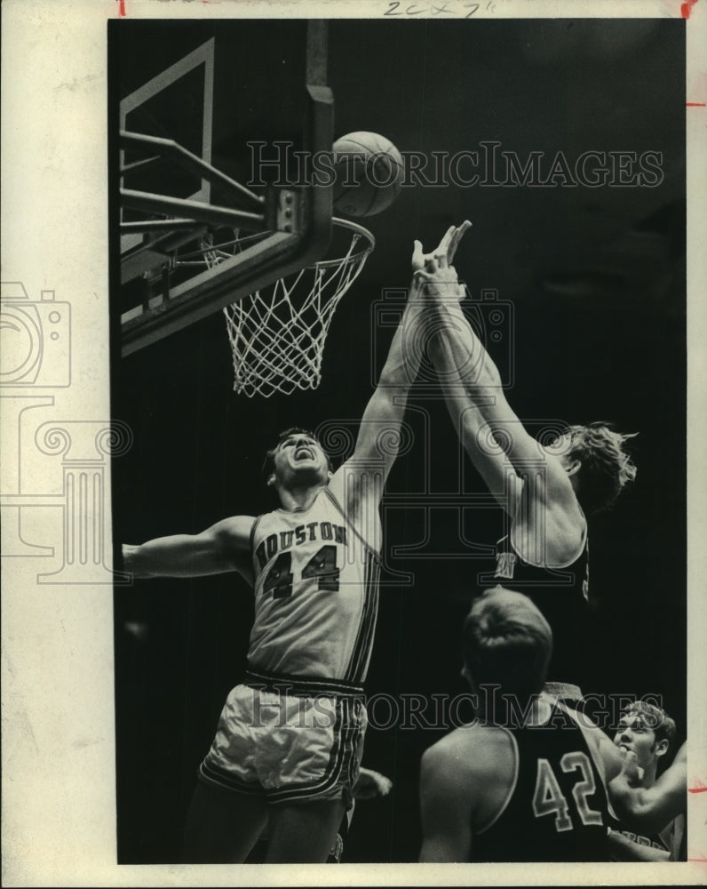 1971 University of Houston&#39;s Bob Hall leaps for a rebound. - Historic Images