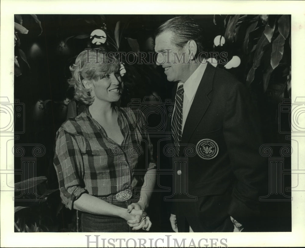 1982 Press Photo Donna de Varona and George Allen at National Fitness Classic. - Historic Images