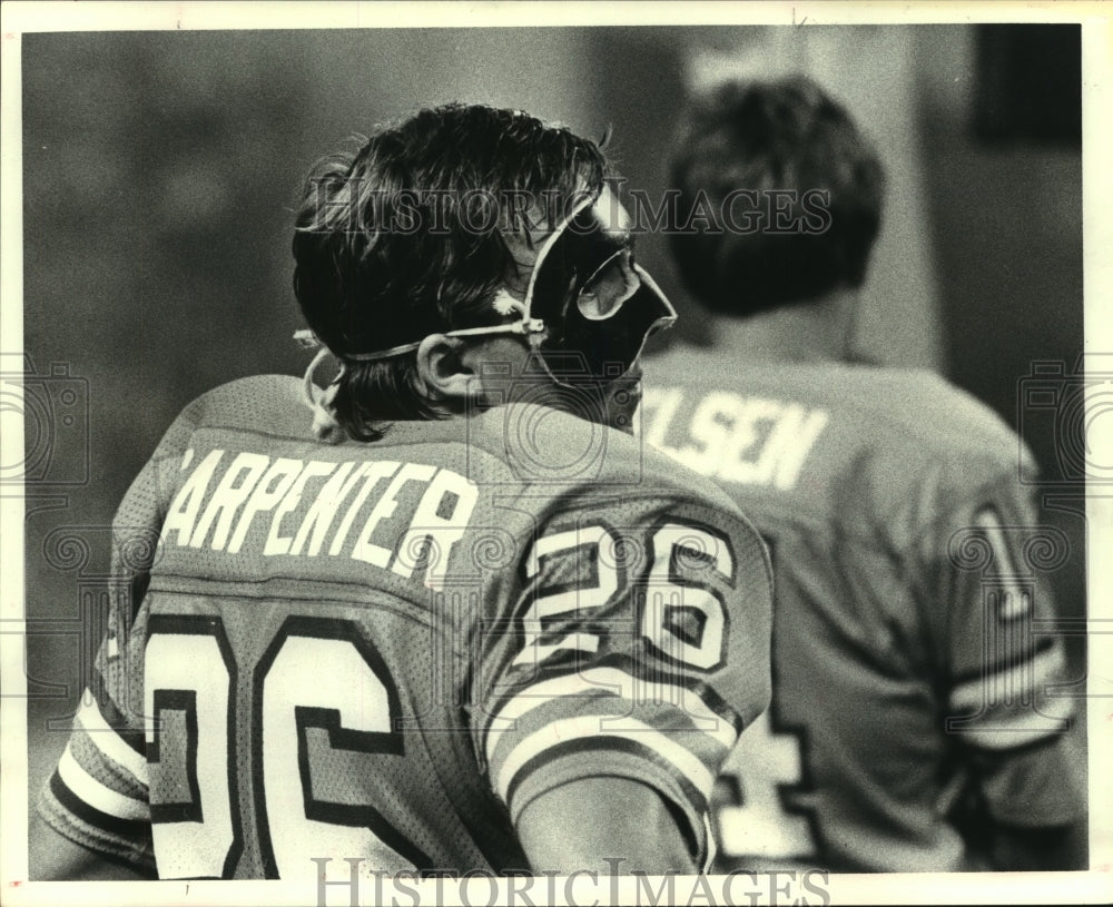 1980 Press Photo Houston Oilers &#39;Lone Ranger&#39; Rob Carpenter with mask on. - Historic Images