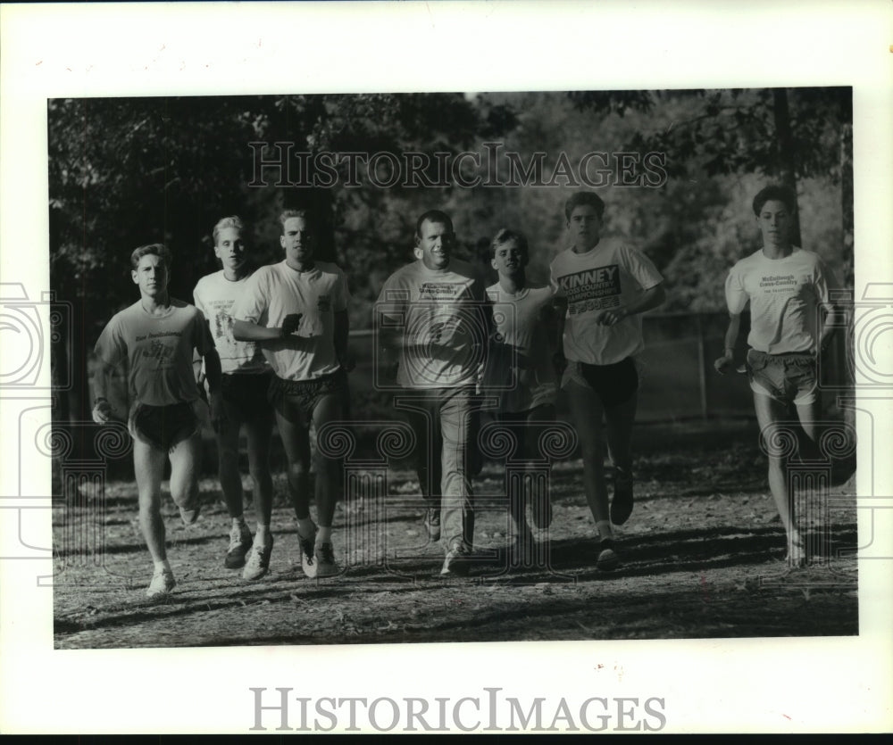 1990 Press Photo McCullough High Cross-Country Danny Green runs with team. - Historic Images