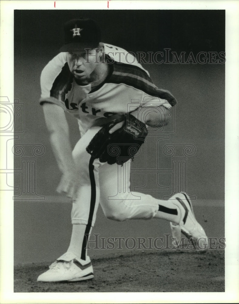 1991 Press Photo Astros&#39; pitcher Jimmy Jones hurls a pitch toward the plate.- Historic Images