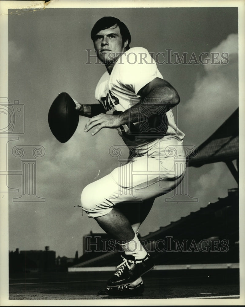 1975 Press Photo University of Texas quarterback Marty Akins. - hcs07866 - Historic Images