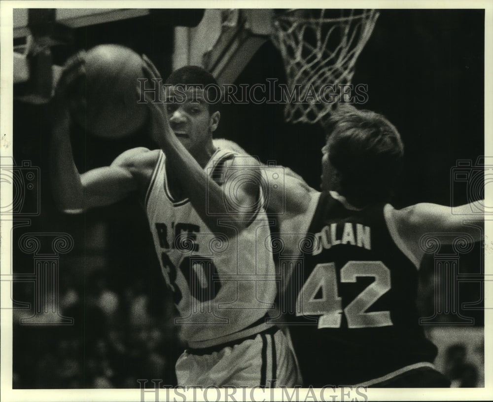 Press Photo Rice University basketball player Tony Barnett grabs a rebound.- Historic Images