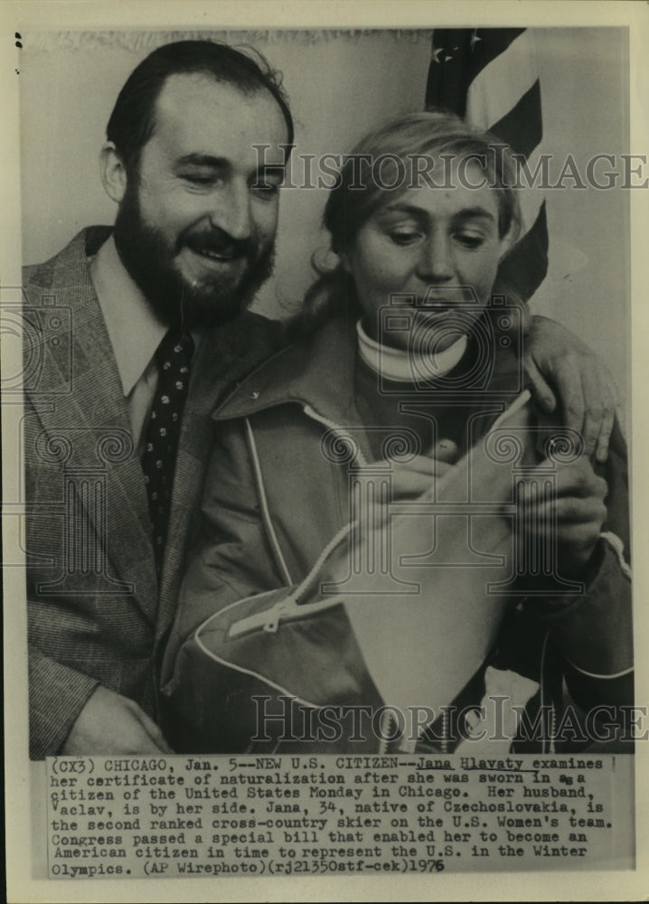 1976 Press Photo Cross-country skier Jana Hlavaty becomes citizen in Chicago. - Historic Images