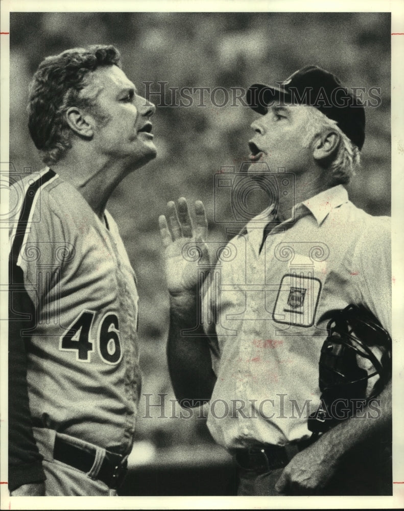 1981 Press Photo Phillies manager Dallas Green argues with umpire in playoffs - Historic Images