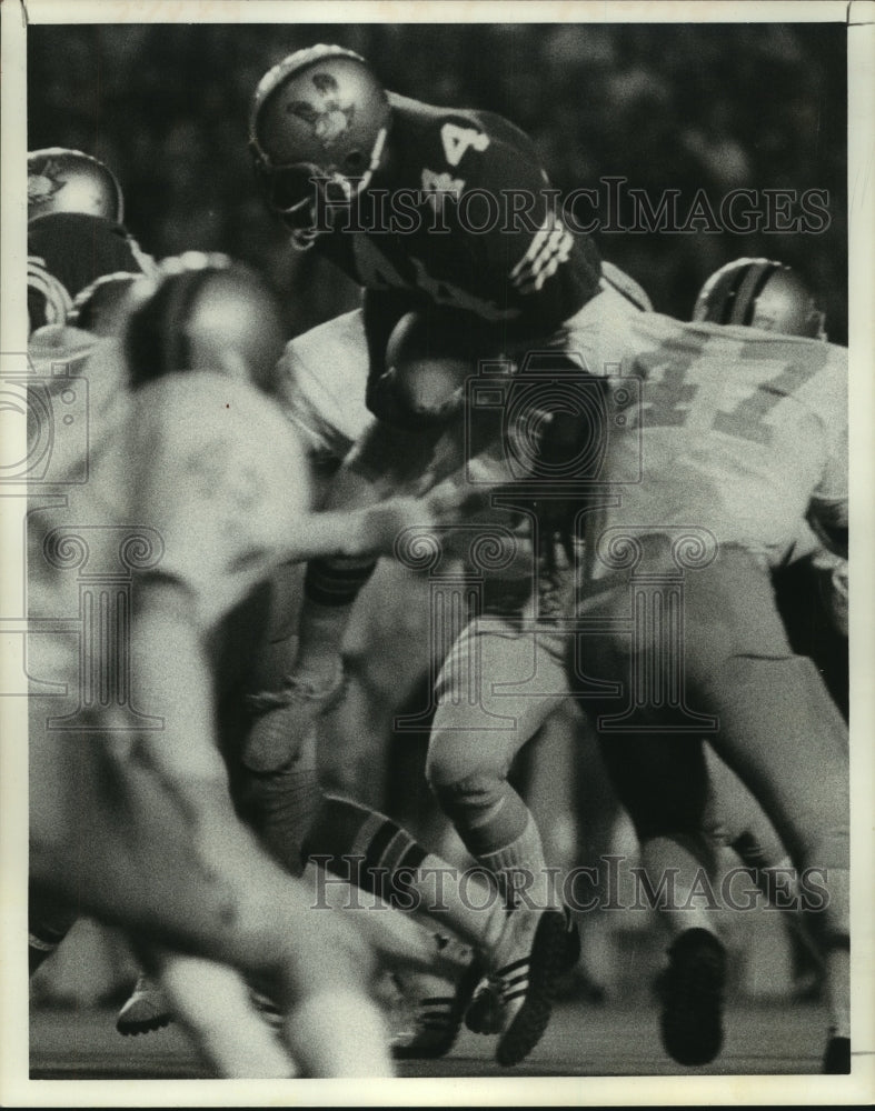 1976 Press Photo Rice University running back John Coleman dives over the line.- Historic Images