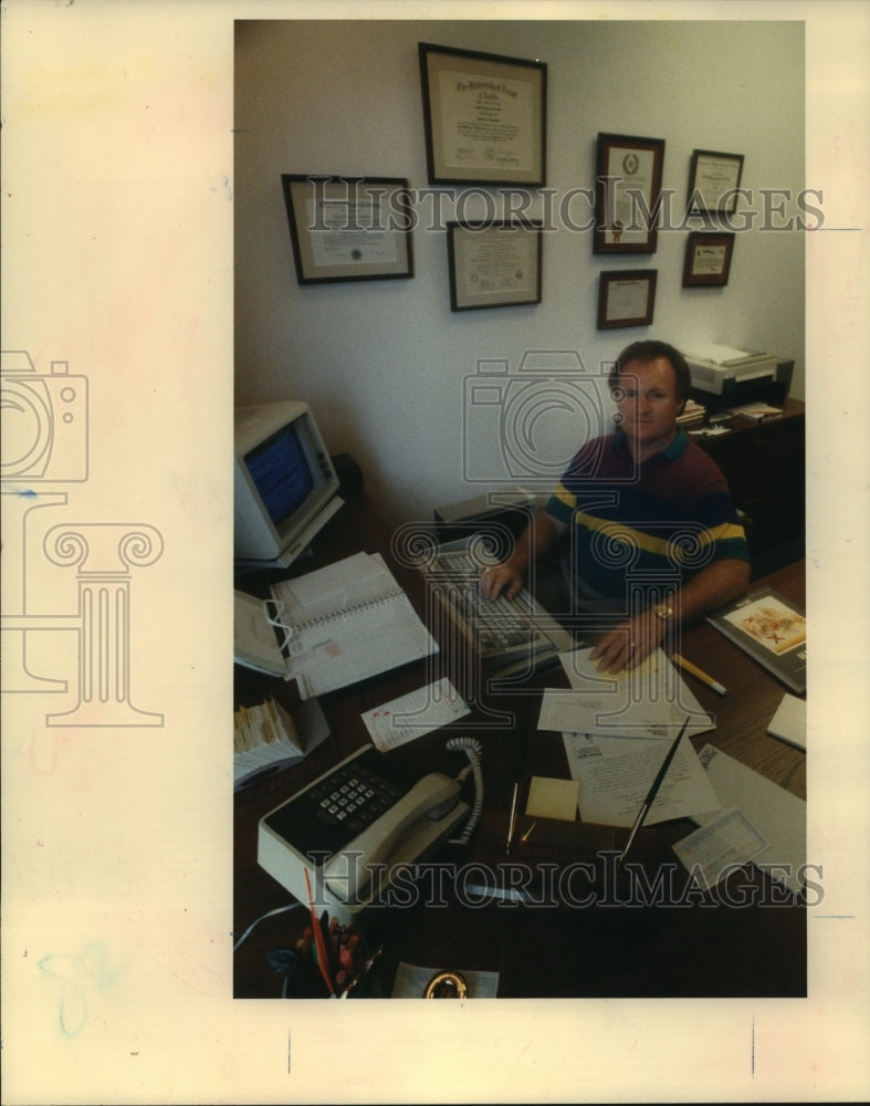 1989 Press Photo Dr. Gene Coleman, executive director fitness center in Houston- Historic Images