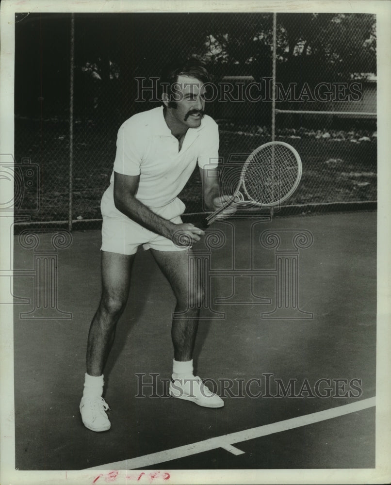 1975 Press Photo Professional tennis player John Newcombe of Australia. - Historic Images