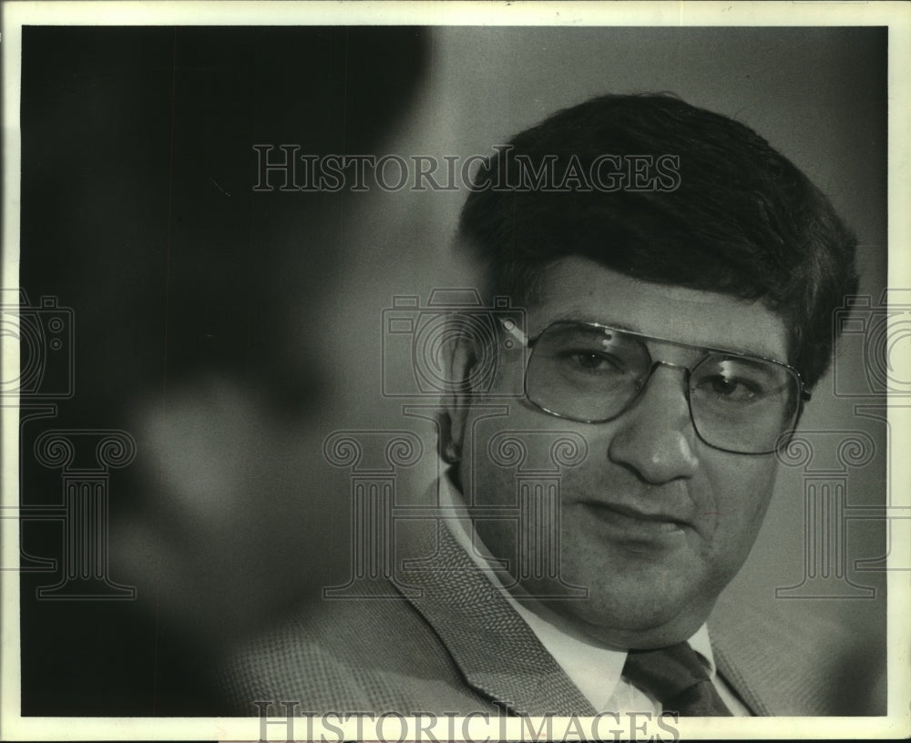 1985 Press Photo Houston Oilers' general manager Ladd Herzeg. - hcs09310 - Historic Images