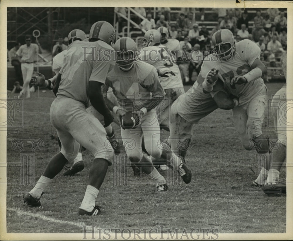 1969 Action from Houston Oilers intersquad scrimmage. - Historic Images