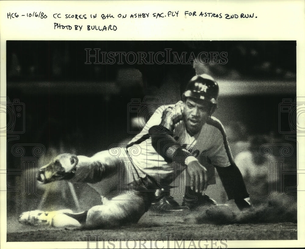 1983 Press Photo Astros&#39; Cesar Cedeno scores run on Allan Ashby sacrifice fly. - Historic Images