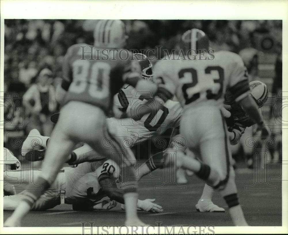 1991 Press Photo Houston Oilers battle it out with the Cleveland Browns.- Historic Images