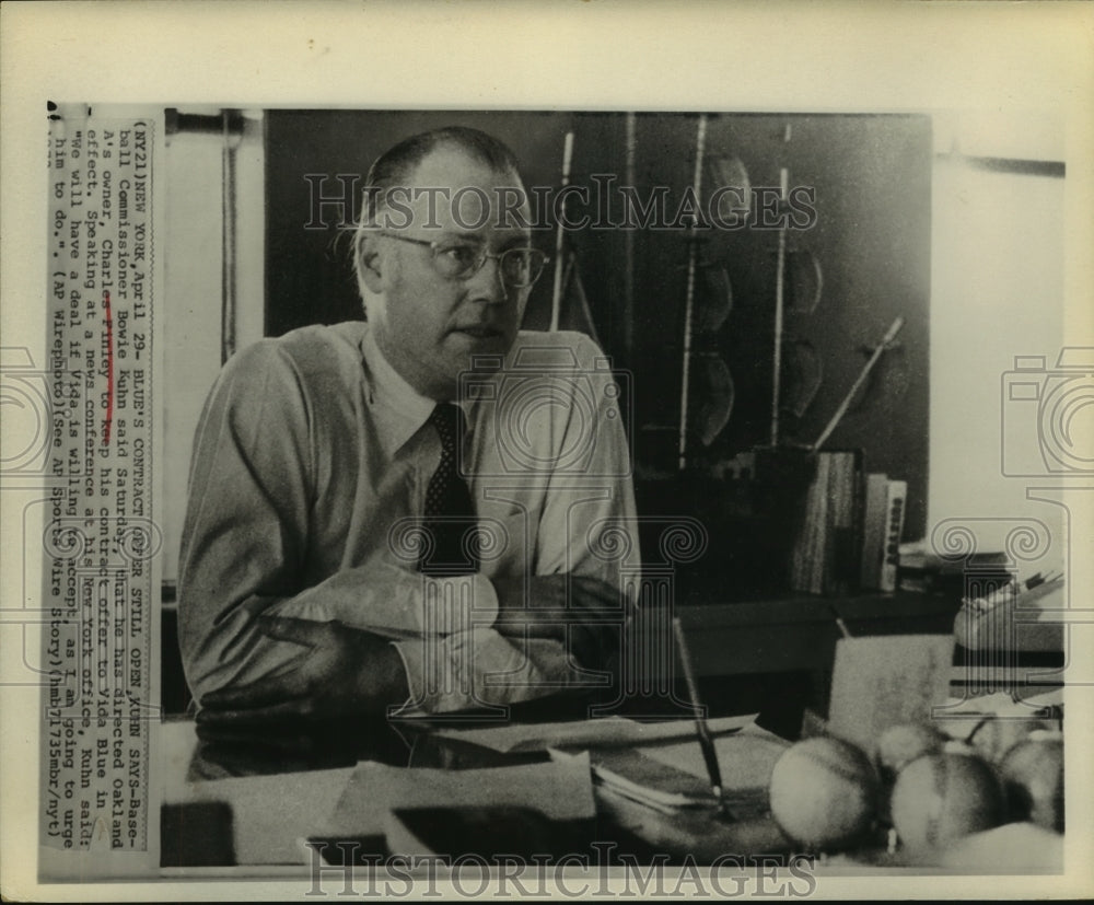 1973 Baseball Commissioner Bowie Kuhn speaks at office in New York. - Historic Images