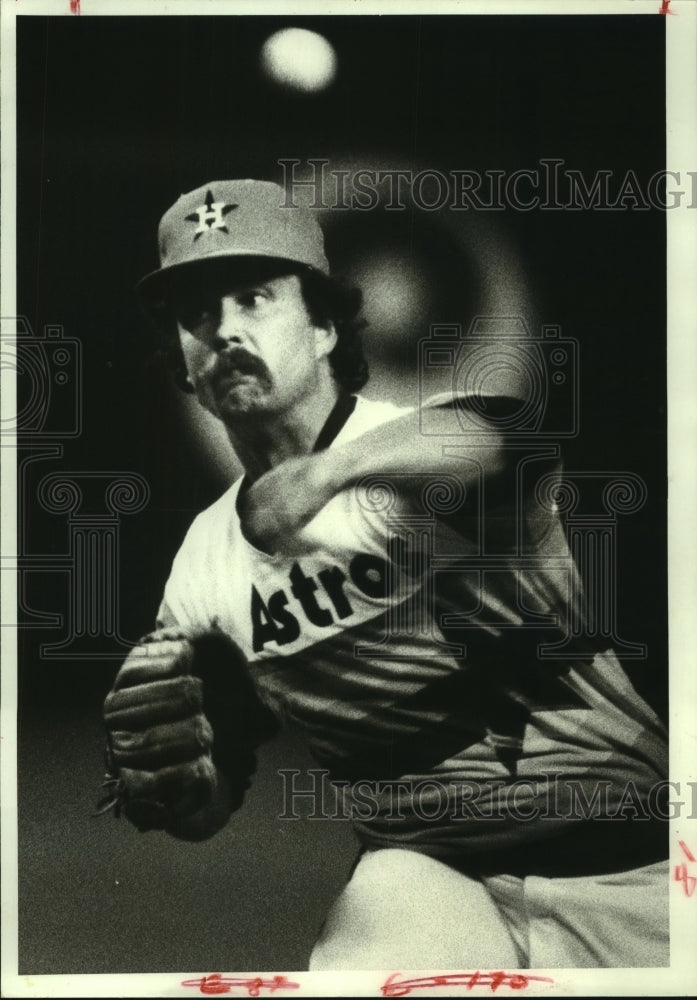 1981 Press Photo Astros&#39; pitcher Bob Knepper throws shut-out against Dodgers.- Historic Images