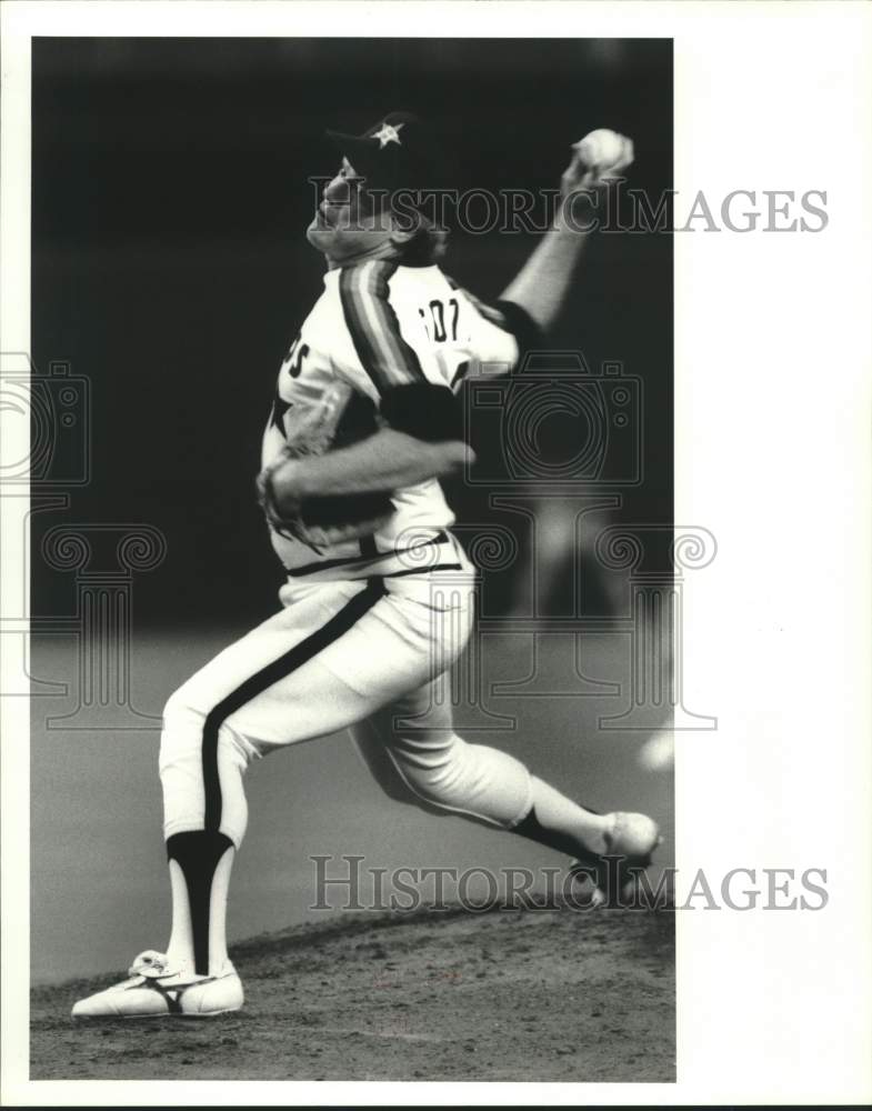 1987 Press Photo Houston Astros pitcher Mike Scott in action - hcs10263 - Historic Images