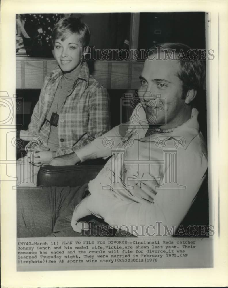 1976 Press Photo Cincinnati Reds catcher Johnny Bench with his wife Vickie- Historic Images