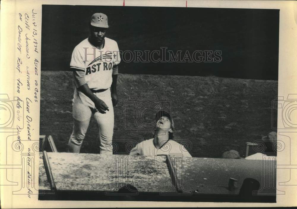 1974 Press Photo Astros Cliff Johnson watches Larry Dierner watch rain in Dome- Historic Images