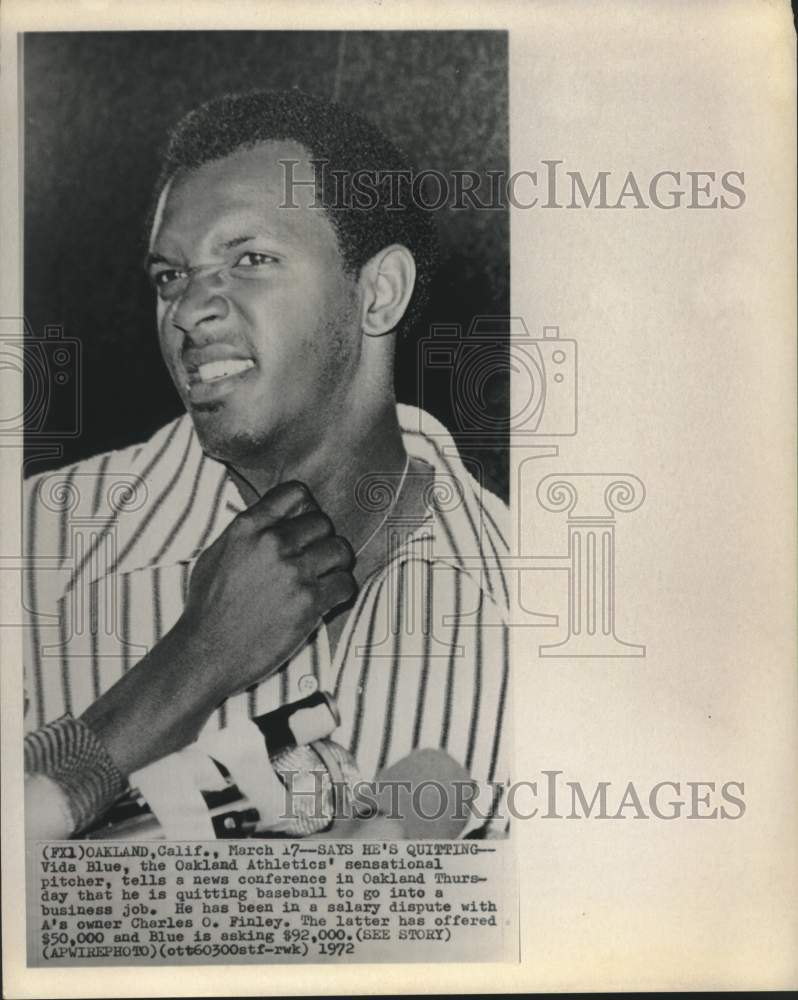 1972 Press Photo Athletics&#39; pitcher Vida Blue at a news conference in Oakland- Historic Images