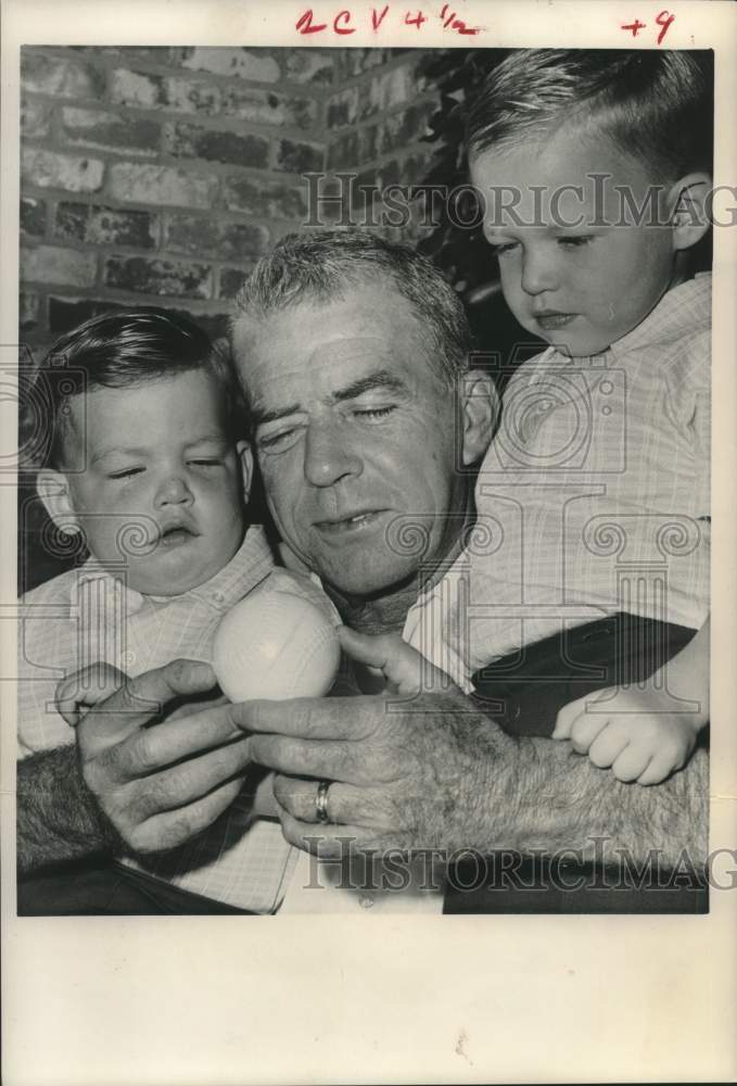1963 Press Photo Johnny Keane, Baseball Manager, With His Grandsons - hcs11478 - Historic Images