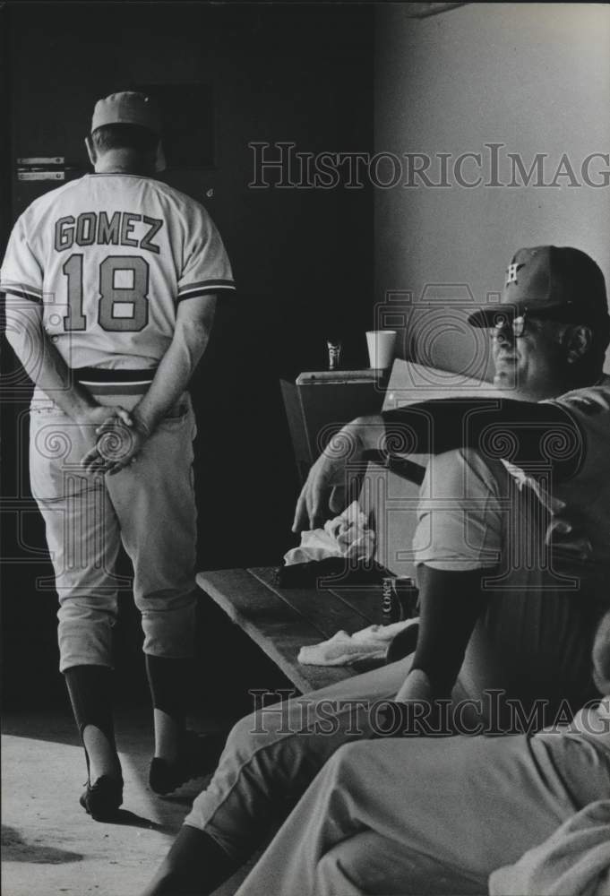 1974 Press Photo Preston Gomez, Baseball Houston Astros, Paces in Dugout - Historic Images