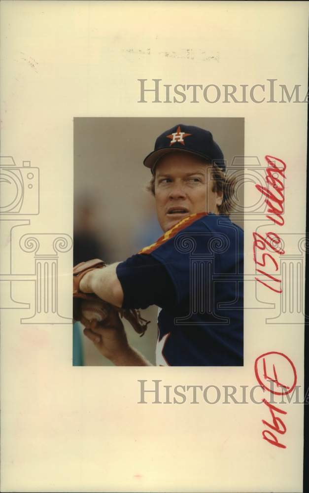 1991 Press Photo Astros&#39; pitcher Mike Scott during wind up on the mound.- Historic Images