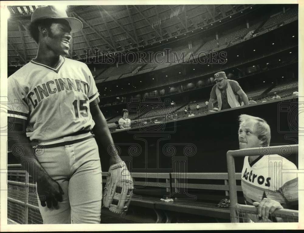 1980 Press Photo Astros&#39; Joe Niekro jibes Reds&#39; George Foster before game.- Historic Images