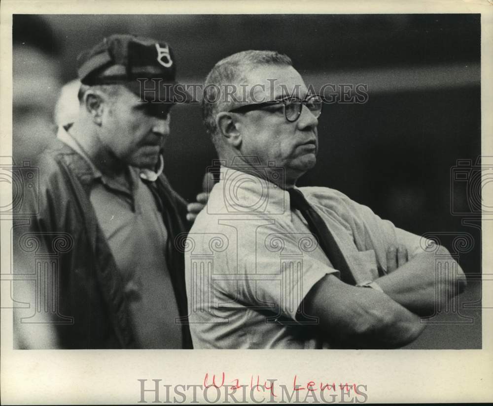 1970 Press Photo Oilers' head coach Wally Lemm and assistant Bud McFadin.- Historic Images