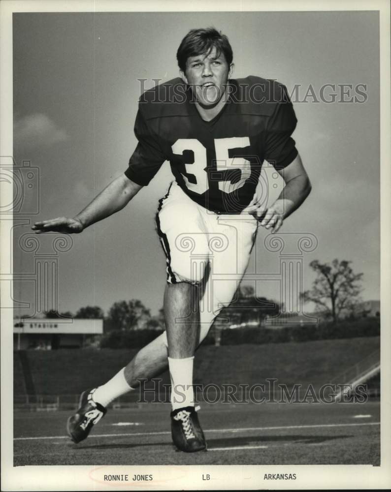 1970 Press Photo University of Arkansas linebacker Ronnie Jones. - hcs13123- Historic Images