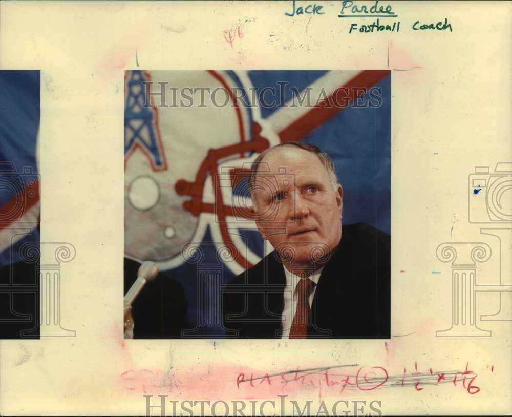 1989 Jack Pardee became head coach of the Houston Oilers - Historic Images