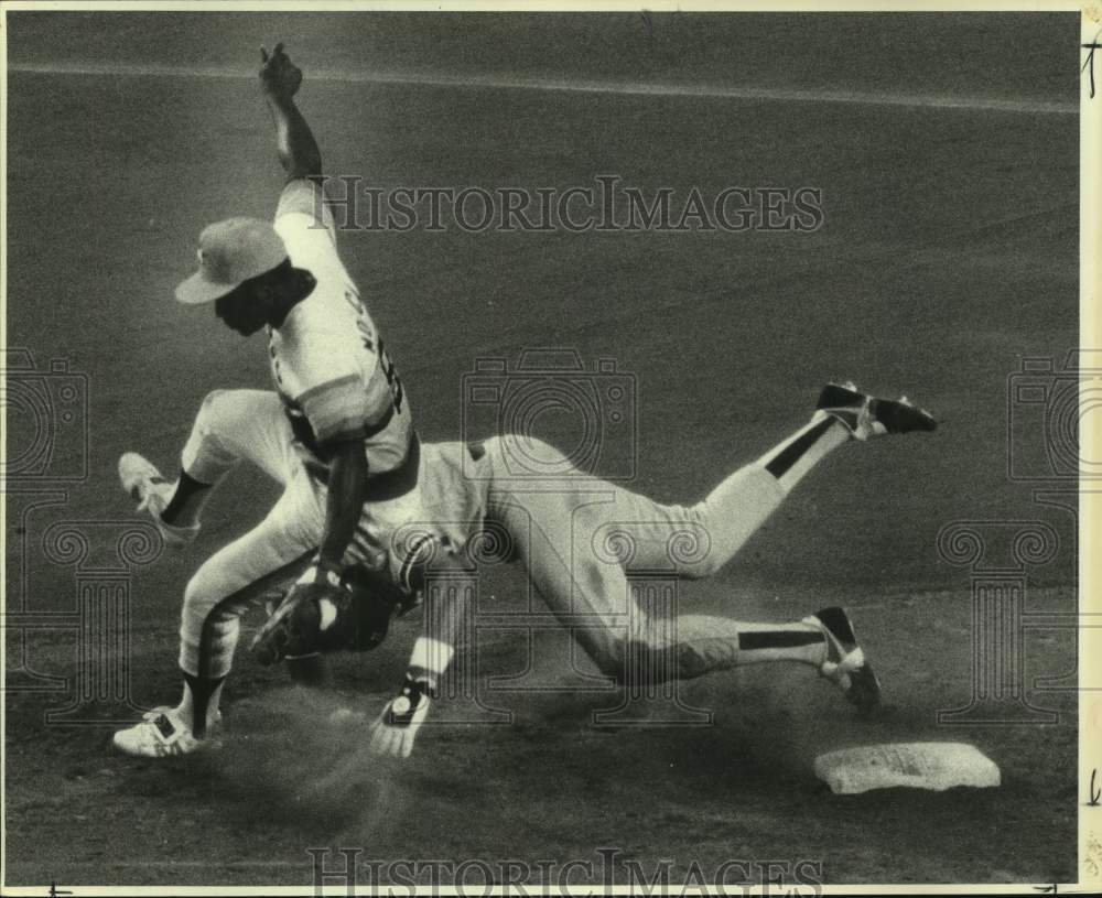 1980 Astro Joe Morgan is upended by Dodger Jay Johnstone - Historic Images